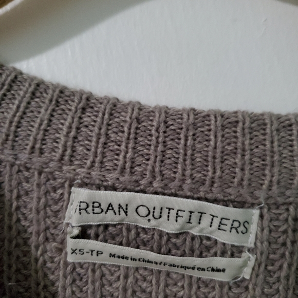 Urban Outfitters Gray Cropped Crew Neck Sweater XS - Picture 8 of 8